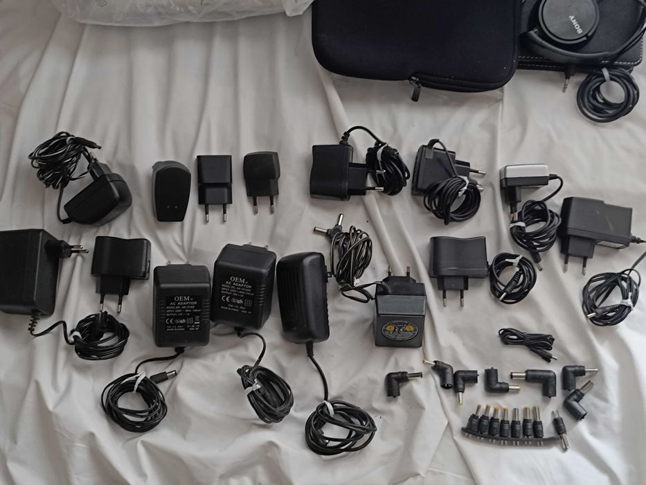 15 Electric Chargers and Adapters64585472760195120