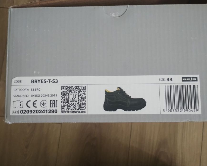 Sprzedam buty bezpieczne firmy reis, róż. 44