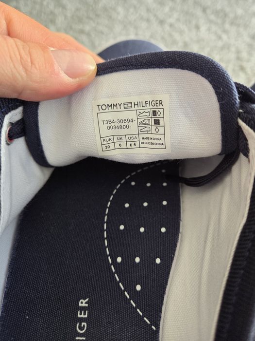 Nowe Buty Tommy Hilfiger  rozmiar 40