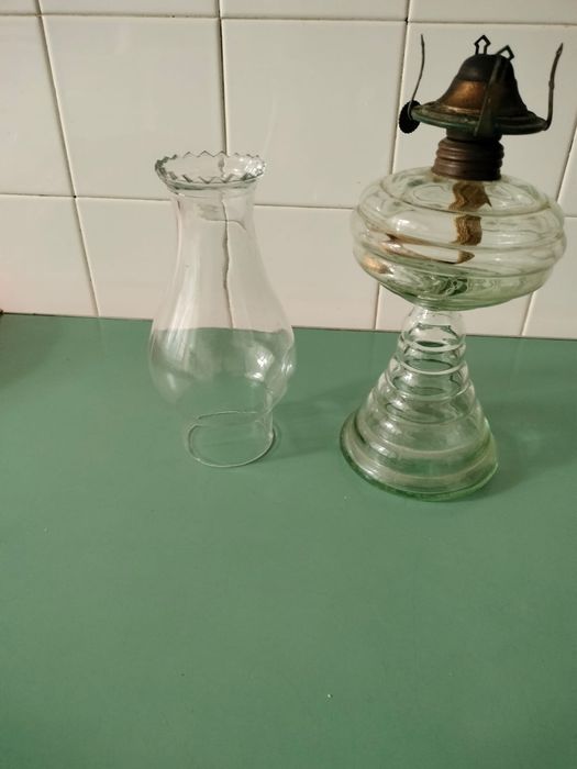 Candeeiro antigo , em excelente estado de conservação