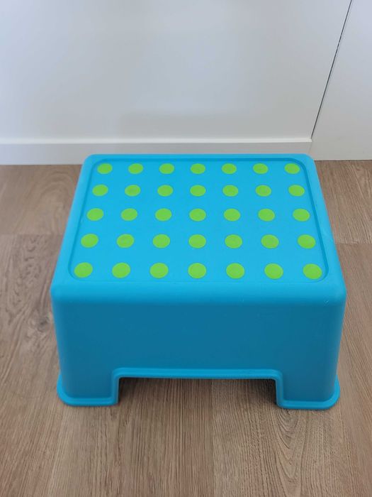 Escadote Ikea para criança