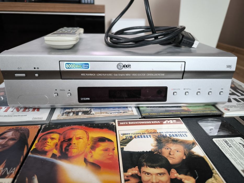 Zestaw filmów kaset VHS + magnetowid