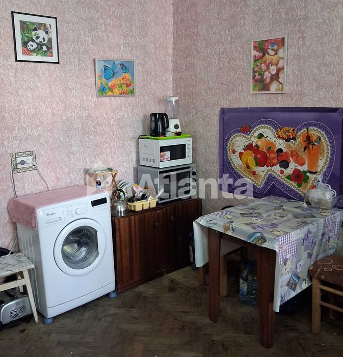 Кімната 28 м. в самому центрі Одеси. Вода в кімнаті