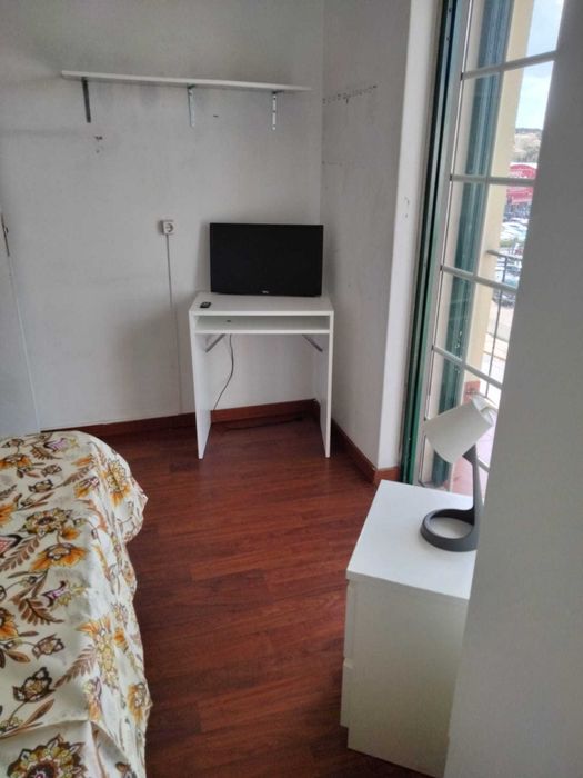 Quarto Individual em Sobreda/Corroios - Margem Sul