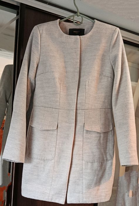 Жіноче демісезонне пальто