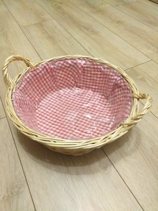 Плетена корзинка