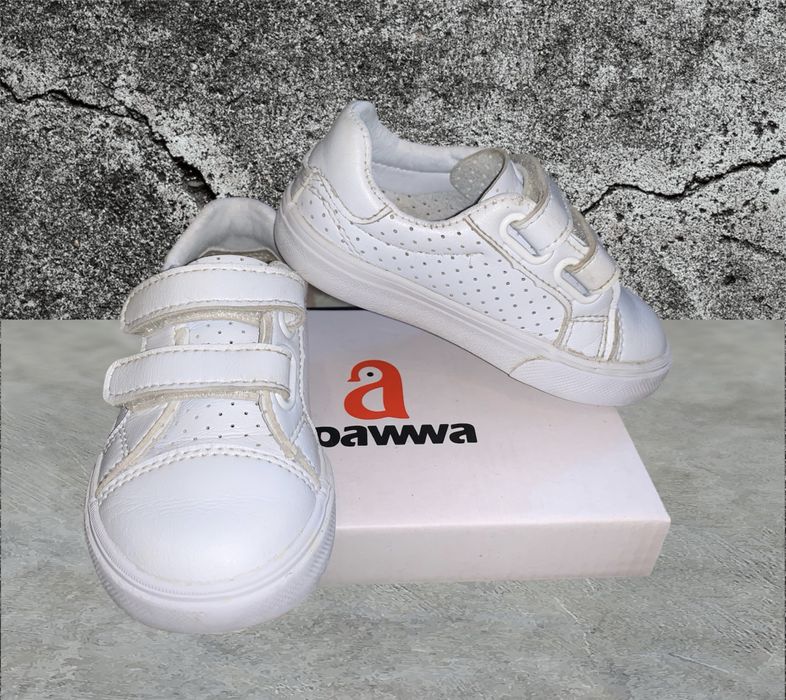 Продам кроссовки на мальчика