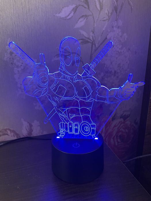 Кольоровий USB-нічник deadpool