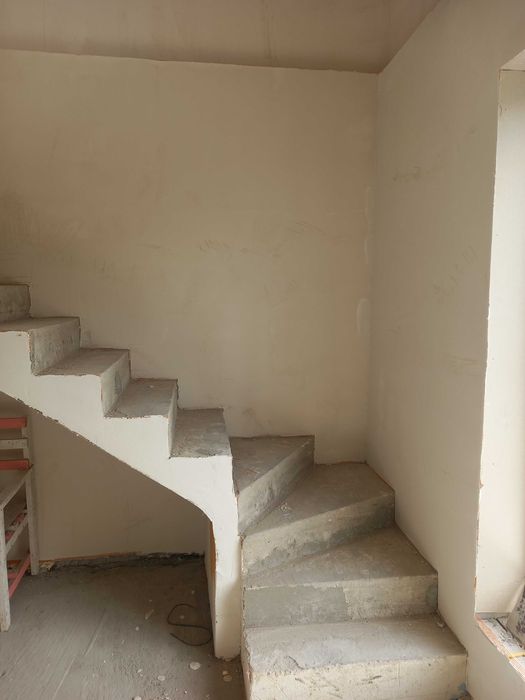 Будинок приватний.