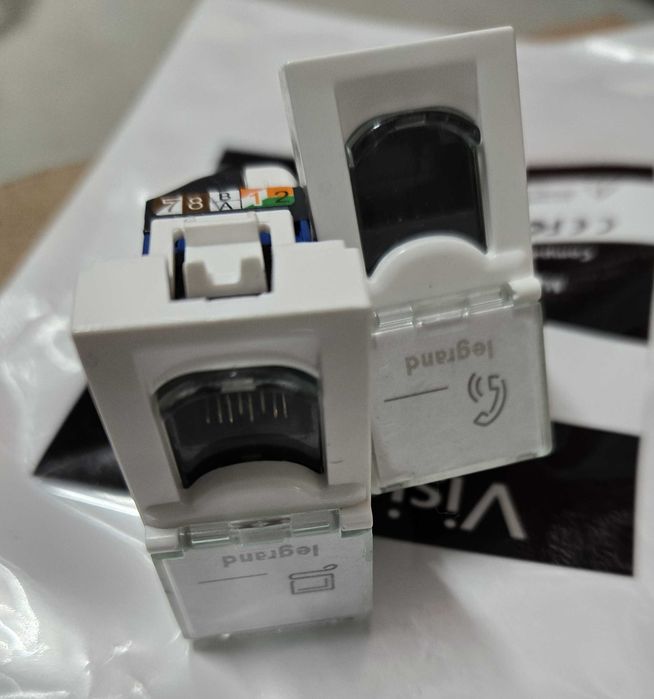 Вставка RJ45 UTP cat.5e Legrand Mosaic 76551