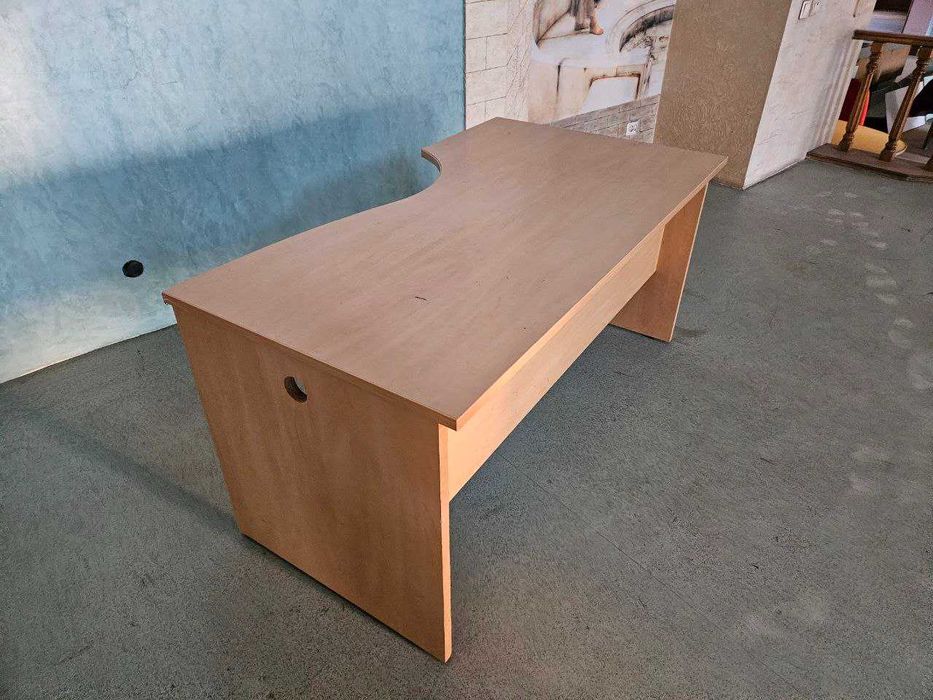 Столи офісні 2 шт