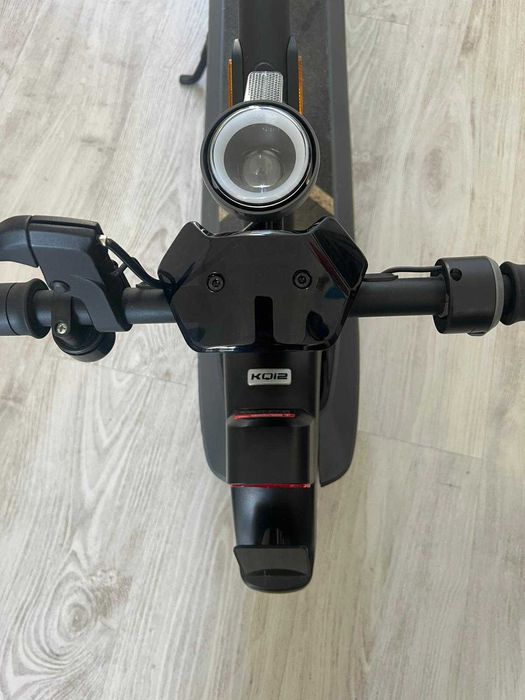 NIU KQi2 Pro Electric Scooter 300W + Helmet + Lock + Accessories