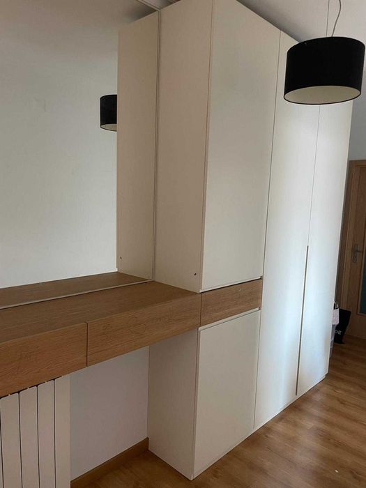 Roupeiro Lacado – Como Novo | Design Moderno | Grande Capacidade