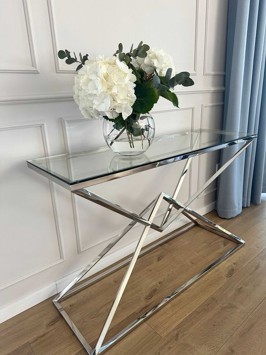 konsola szklana z chromowanymi nogami