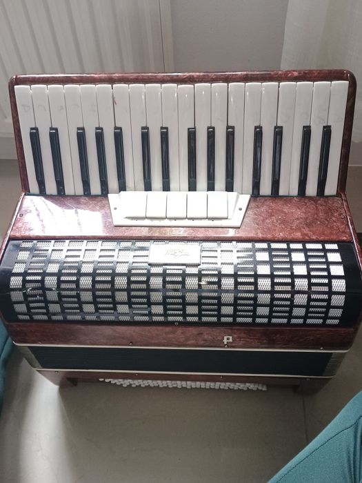 Akordeon mezo bardzo dobry stan