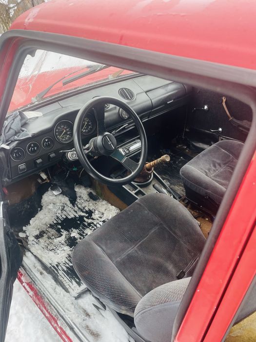 Ваз2101 5ступка хороший торг біля капота