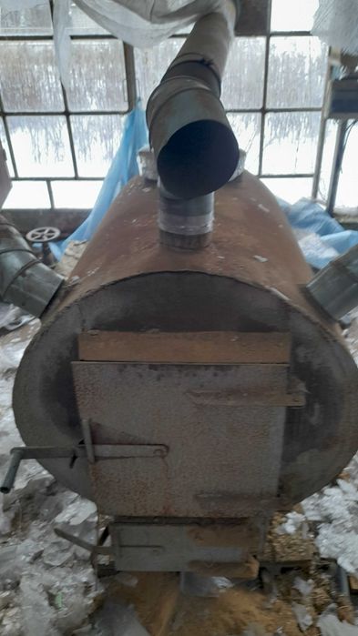 Piec , kocioł na słomę kominek na biomasę