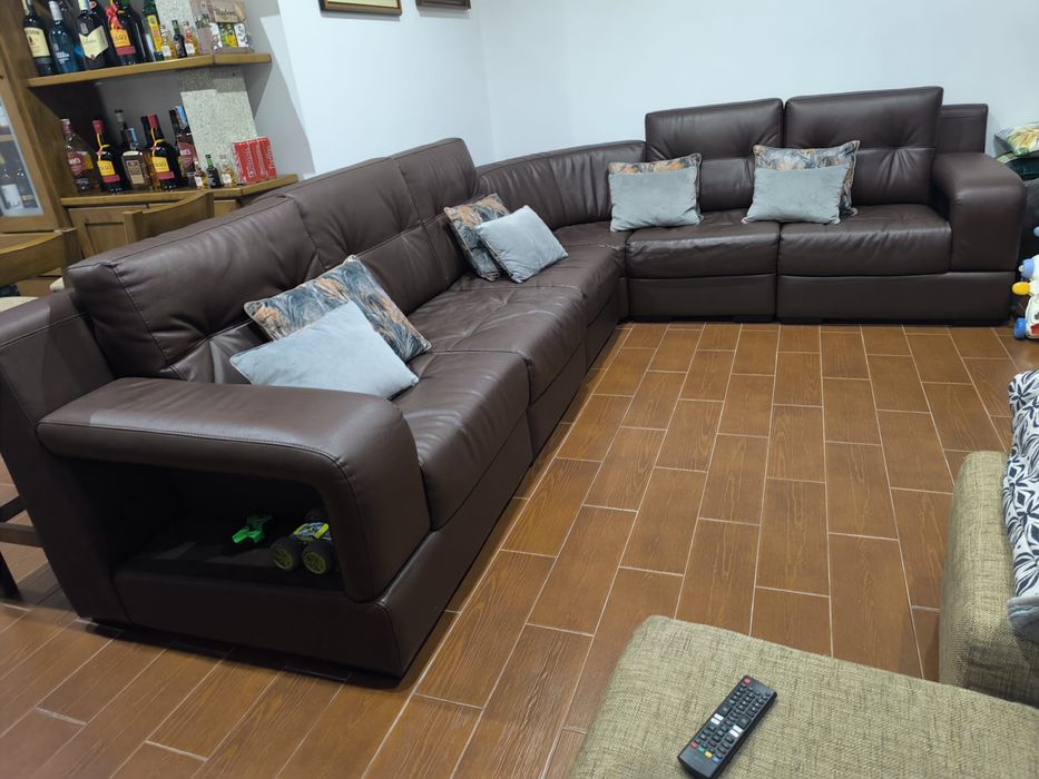 Sofa castanho em pele