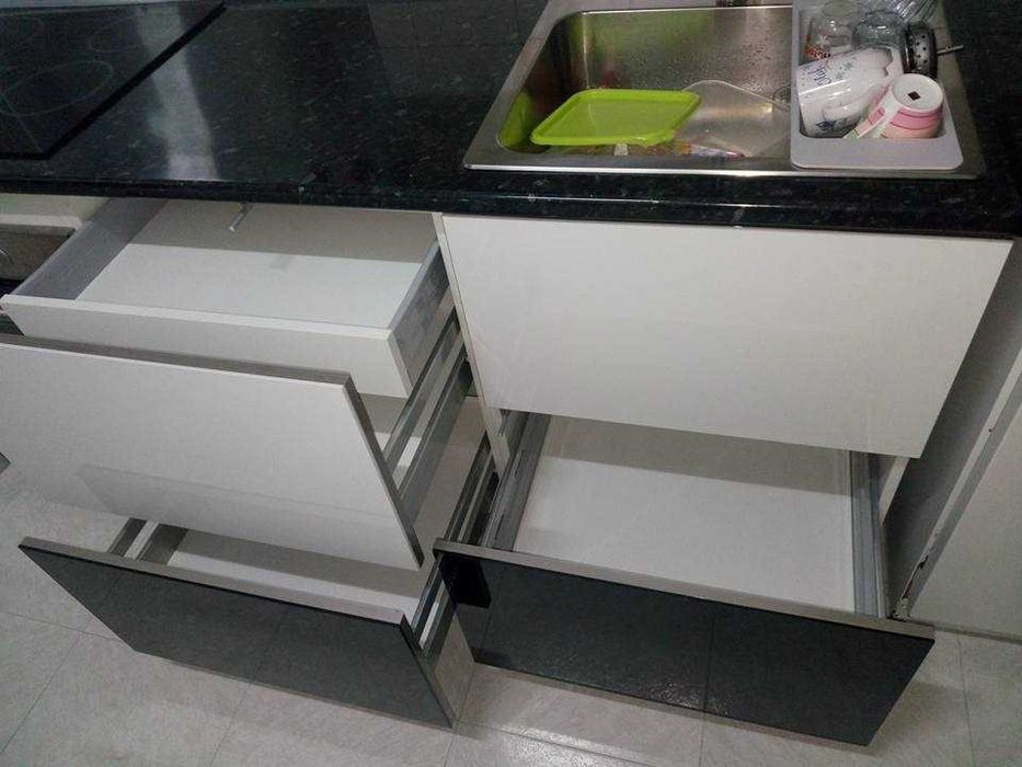 JANEIRO descontos COZINHAS, ROUPEIROS e Closets. Consulte-nos!