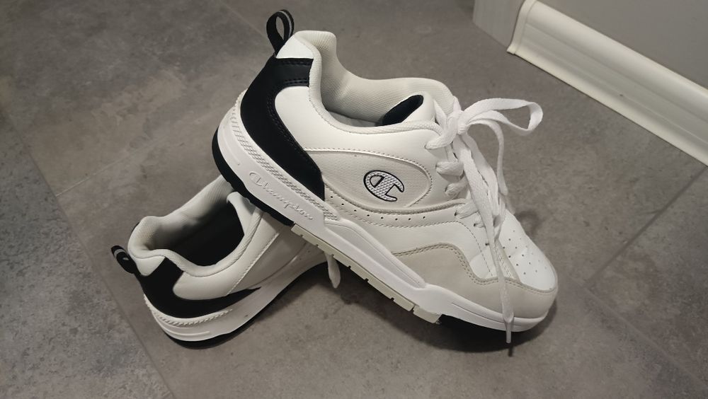 Buty młodzieżowe Champion r. 38