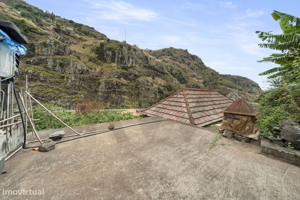 Moradia T2, Ribeira Brava, Com Palheiro