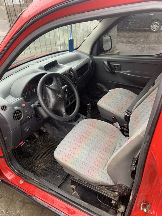 Пежо Партнер.