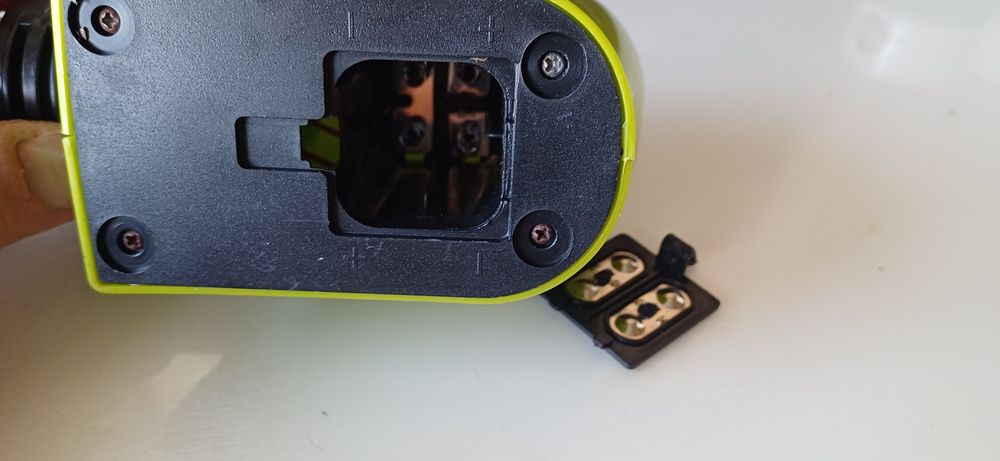 Точилка на батарейках для ножей ножниц Swifty Sharp