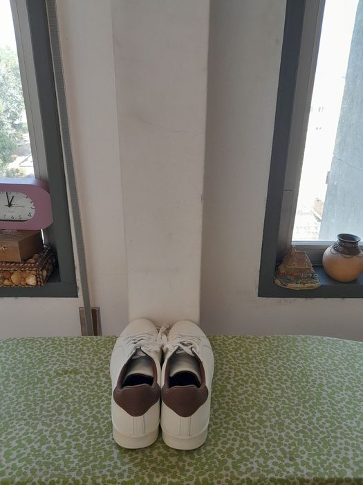 Vendo Sapatilhas de Senhora muito bonitas como novas