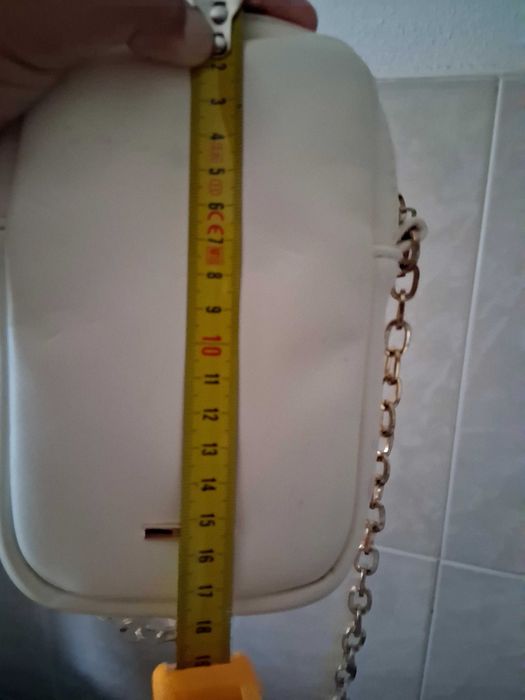 Saia e moletom Pull&Bear,com bolsa Breskha.