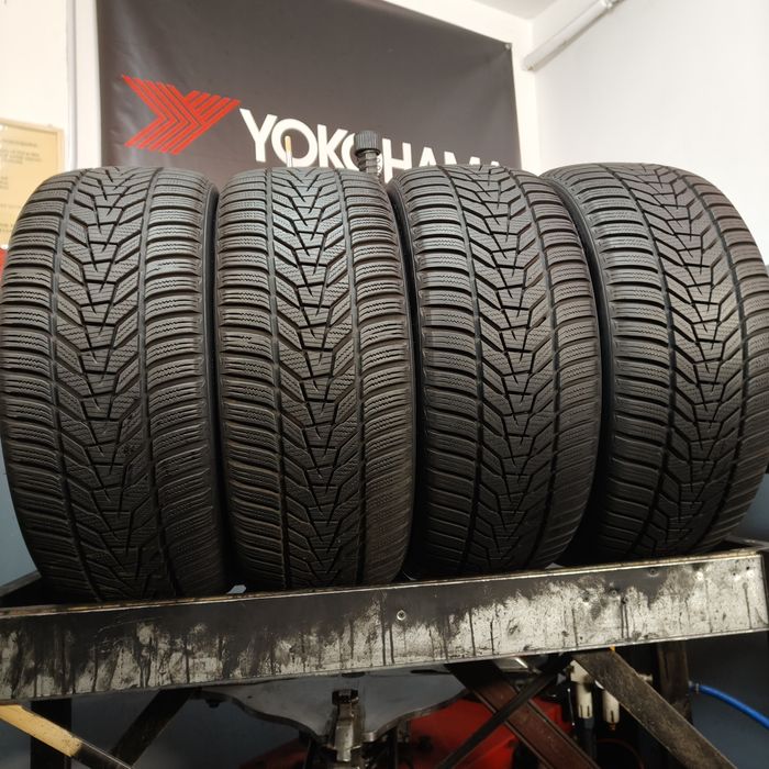 225/40/18 XL Sprzedam komplet opon zimowych Hankook