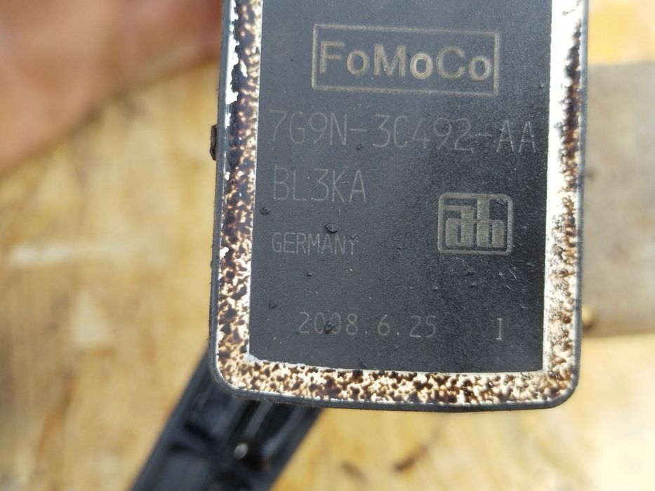 Volvo XC70 II 07-16 Датчик положения кузова задний левый 7G9N-5B738-AA