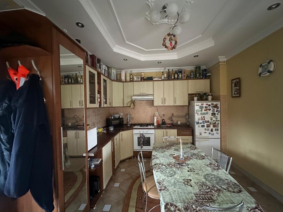 Продаж сучасного будинку в самому центрі м.Берегове
