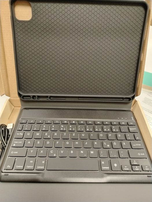 Etui z klawiaturą magnetyczną do Ipad 11 pro Jelly Comb Qwertz