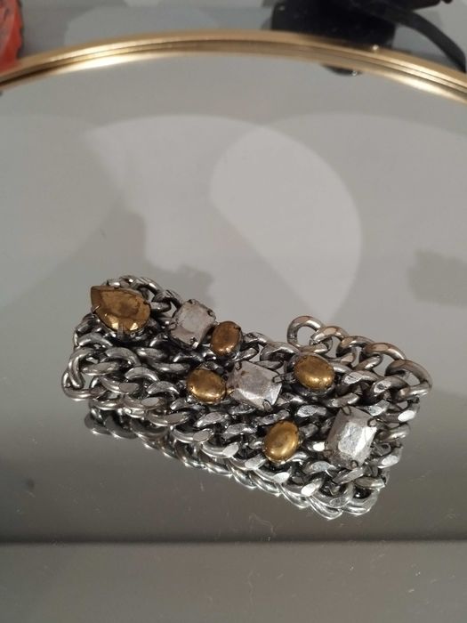 Colares e pulseiras como novos