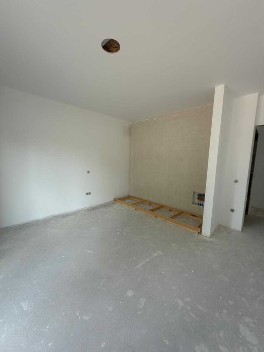Moradia T4 geminada, térrea, com jardim e garagem em Condeixa-a-Nova