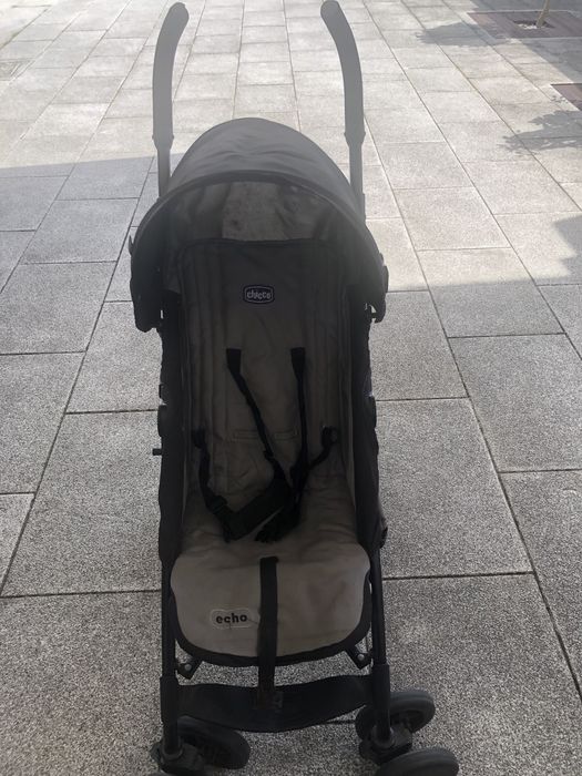 Carrinho de passeio Chicco preto