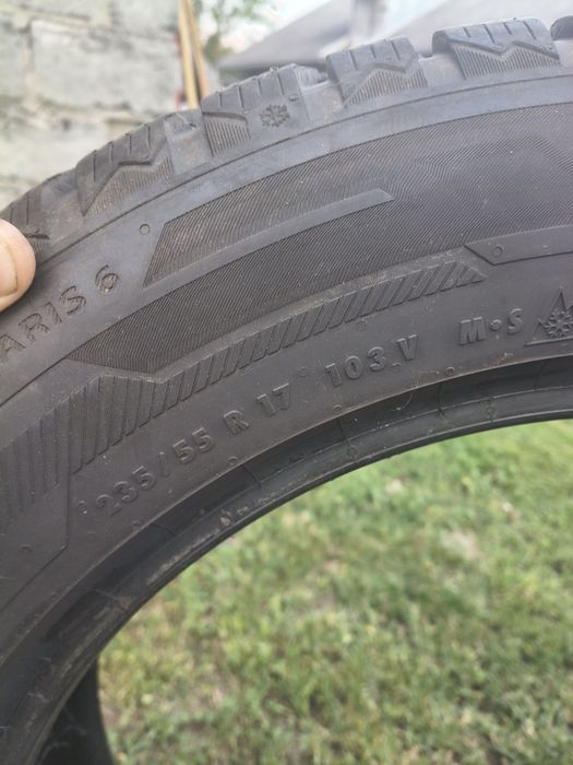 Sprzedam opony zimowe Barum 235/55/R17