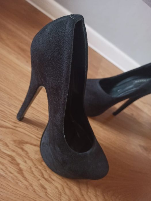 Szpilki zamszowe Vices Woman 37