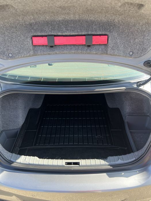 BMW E90 318d pack M