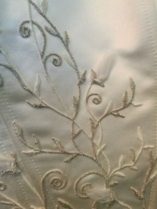 Biała Sukienka ślubna