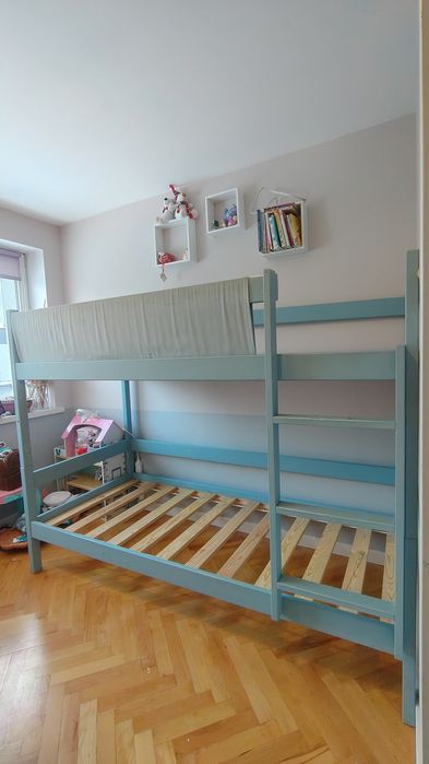 Łóżko piętrowe drewniane