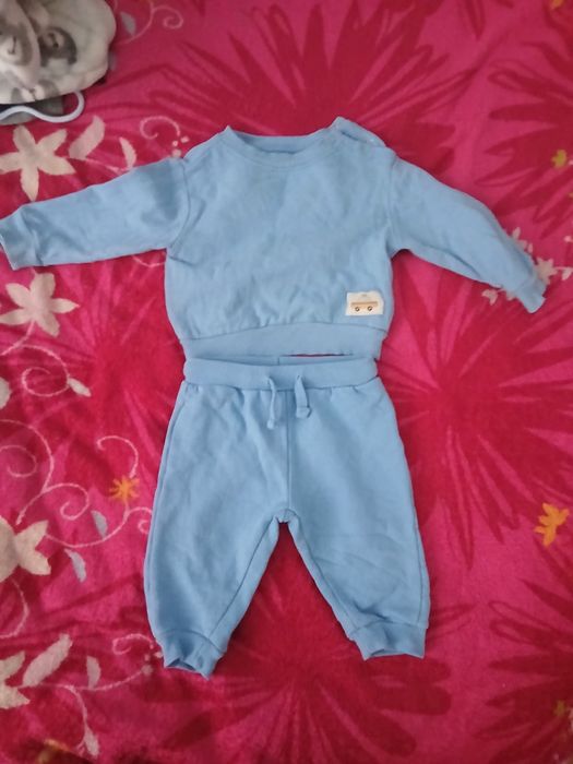 Флісовий комбінезон та утеплені костюмчики, шапочки 3-6 місяців ,лакта