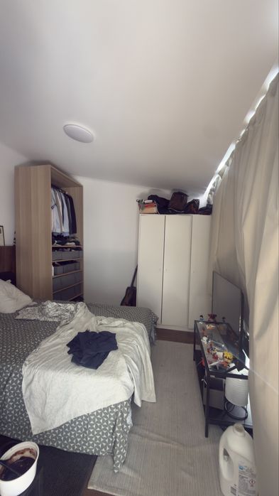 Quarto grande em anexo com cozinha