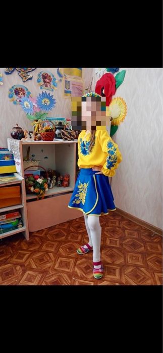 Продам патріотичний костюм-вишиванку для дівчинки