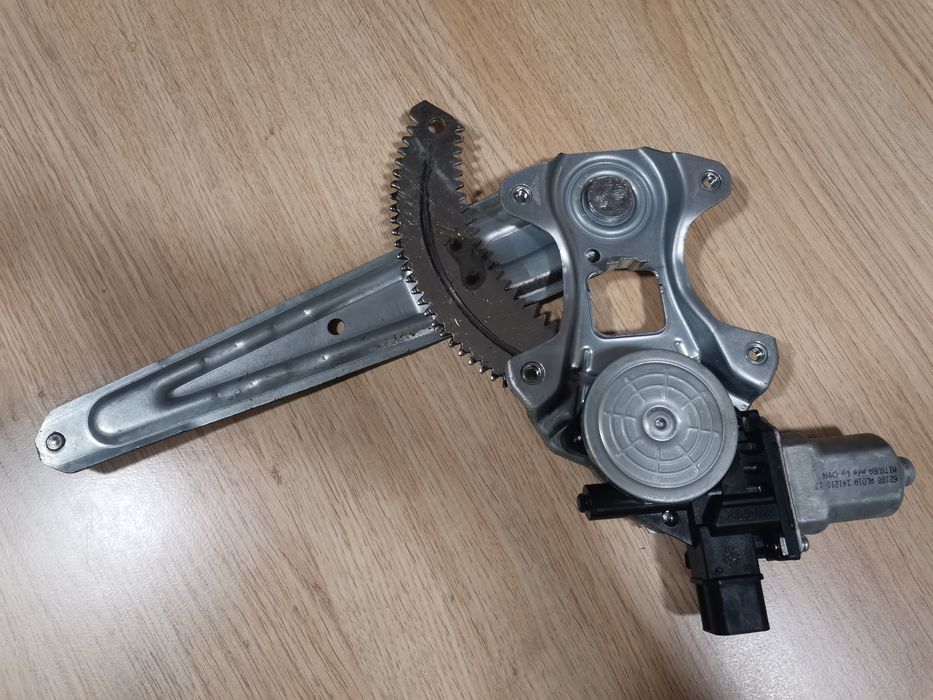 Склопідйомник задній правий електр (з моторчико) Legacy Subaru Outback