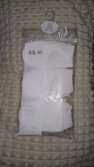 Царапки для новонароджених нові