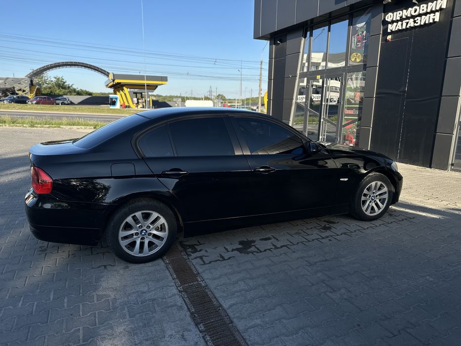 Продам bmw e90. 318.2.0