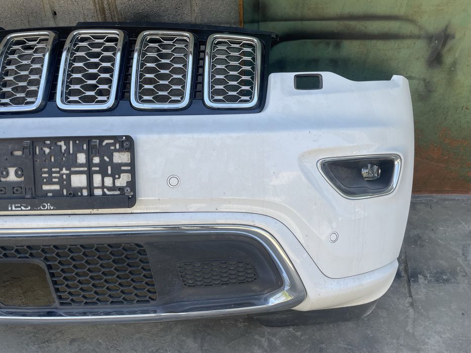 Бампер Jeep Grand Cherokee