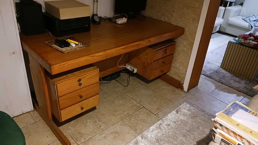 Secretária em pinho