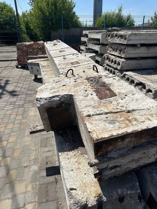 продам колони залізобетонні 60х40 та ригеля